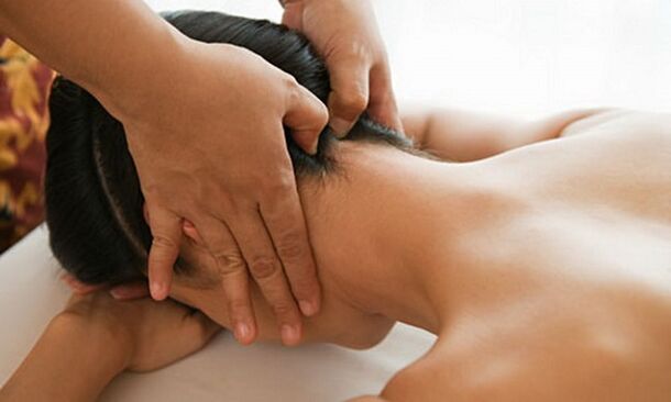 Neck massage to treat osteochondrosis